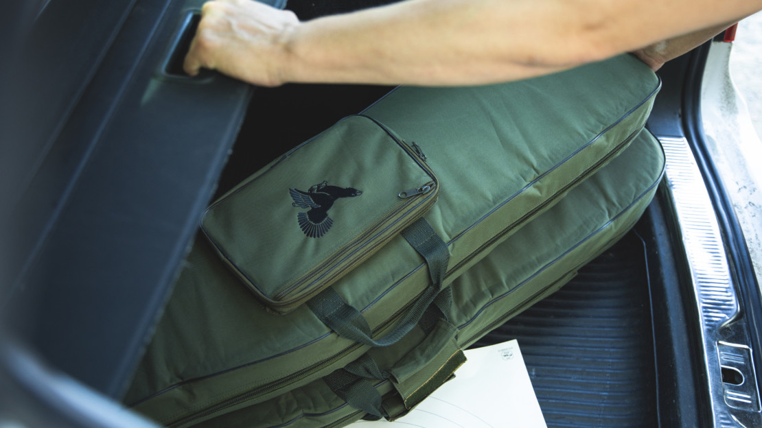 Aseita saa kuljettaa kuten ennenkin. Kuva: Pekka Rousi.