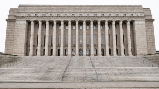 Eduskunnan rakennus.